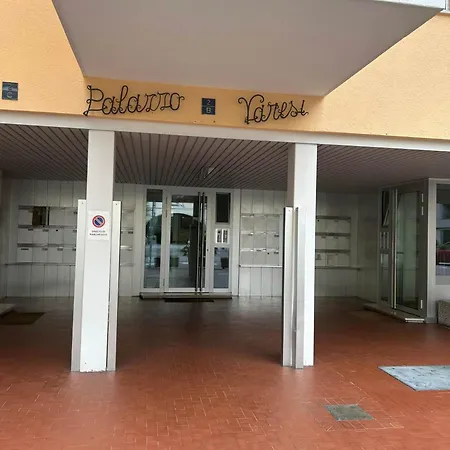 Palazzo Varesi *